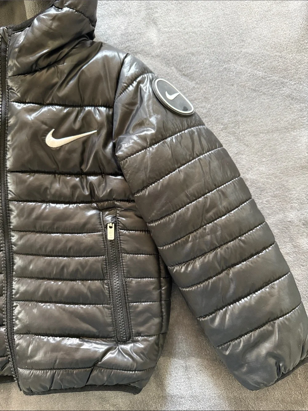 Nike Black Glossy Quilted Kids Puffer Jacket Full zip with Hood Sz 2